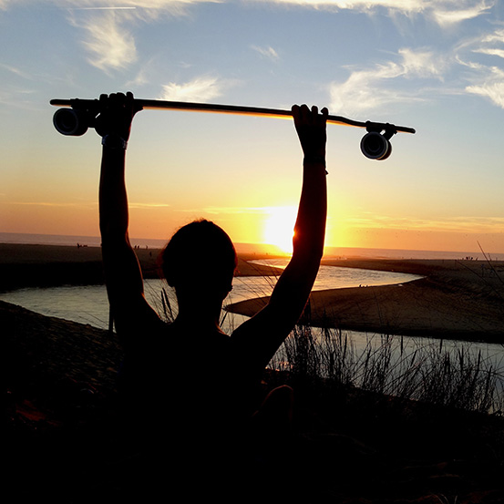 Longboard im Sonnenuntergang